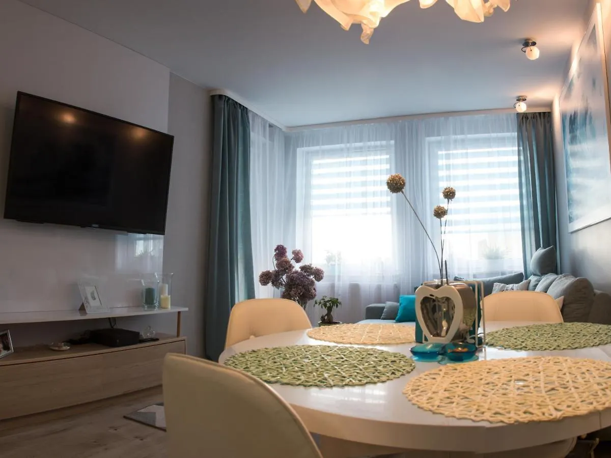Apartament Fala-Miodowy Dom コウォブジェク アパート